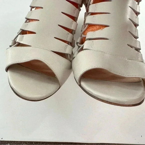 Vince Camuto womens ankle booties size 11 bone leather 
boots - Picture 11 of 11